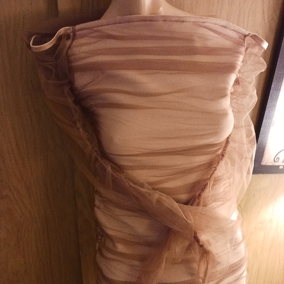 FASHION NOVA RUCHED AND READY BANDAGE MIDI DRESS, SIZE L - Picture 2 of 5